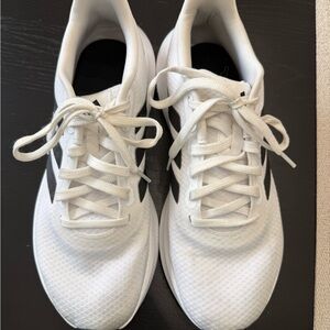 Adidas CloudFoam - NEW